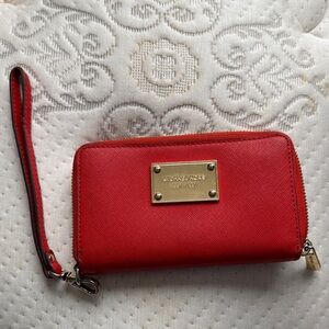 Michael Kors Scarlet Zip Wallet